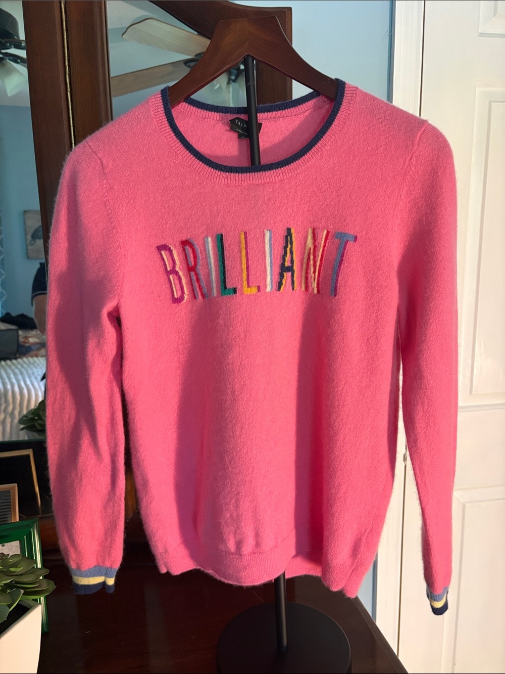 Talbot’s BRILLIANT Pink cashmere Crewneck Sweater